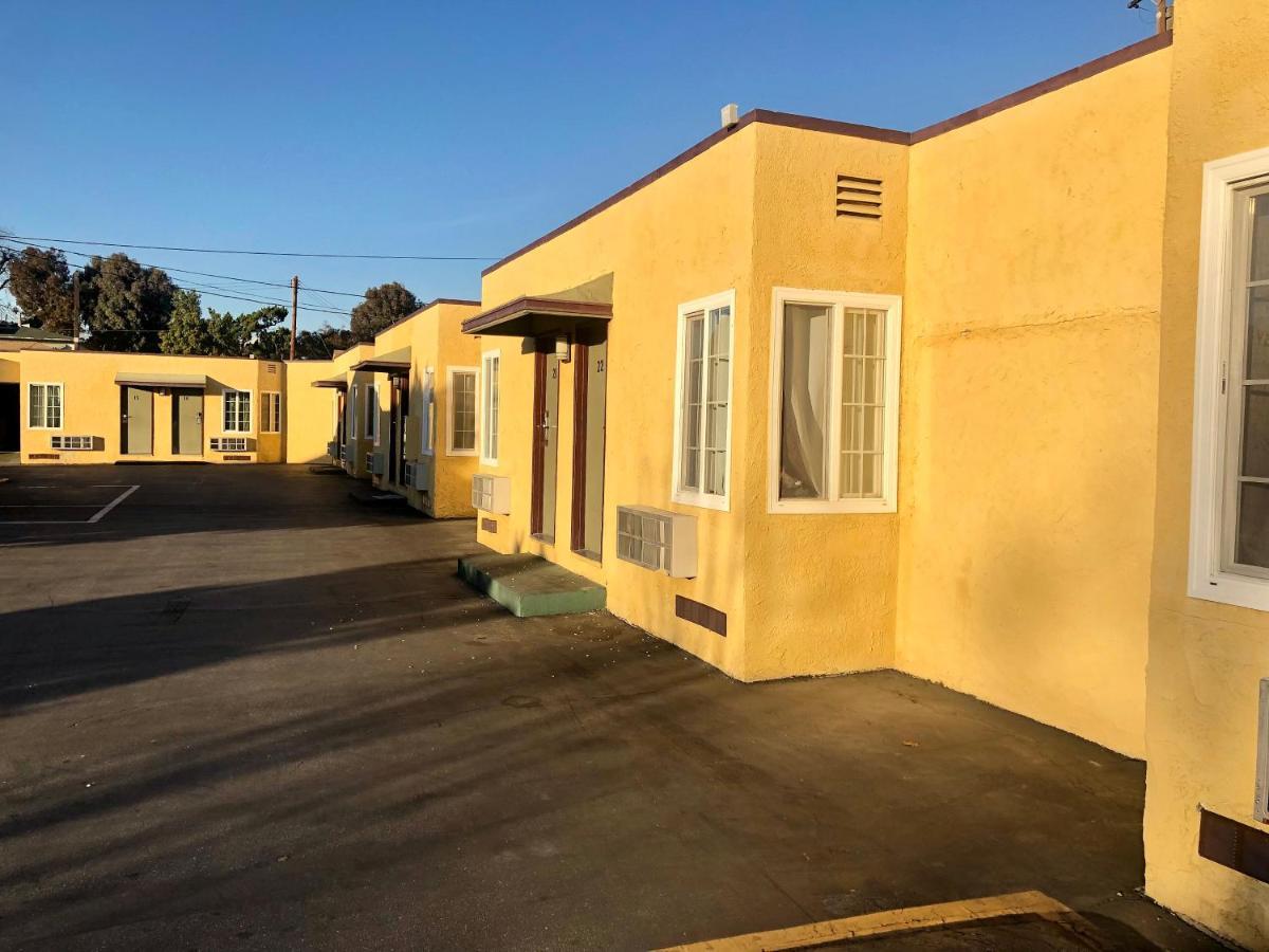 Deluxe Inn Pomona Exterior foto